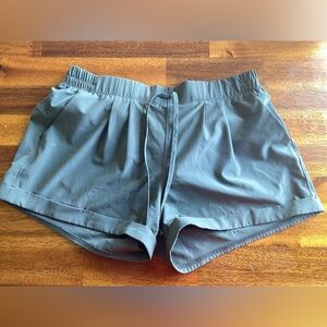 Zyia olive green summer shorts